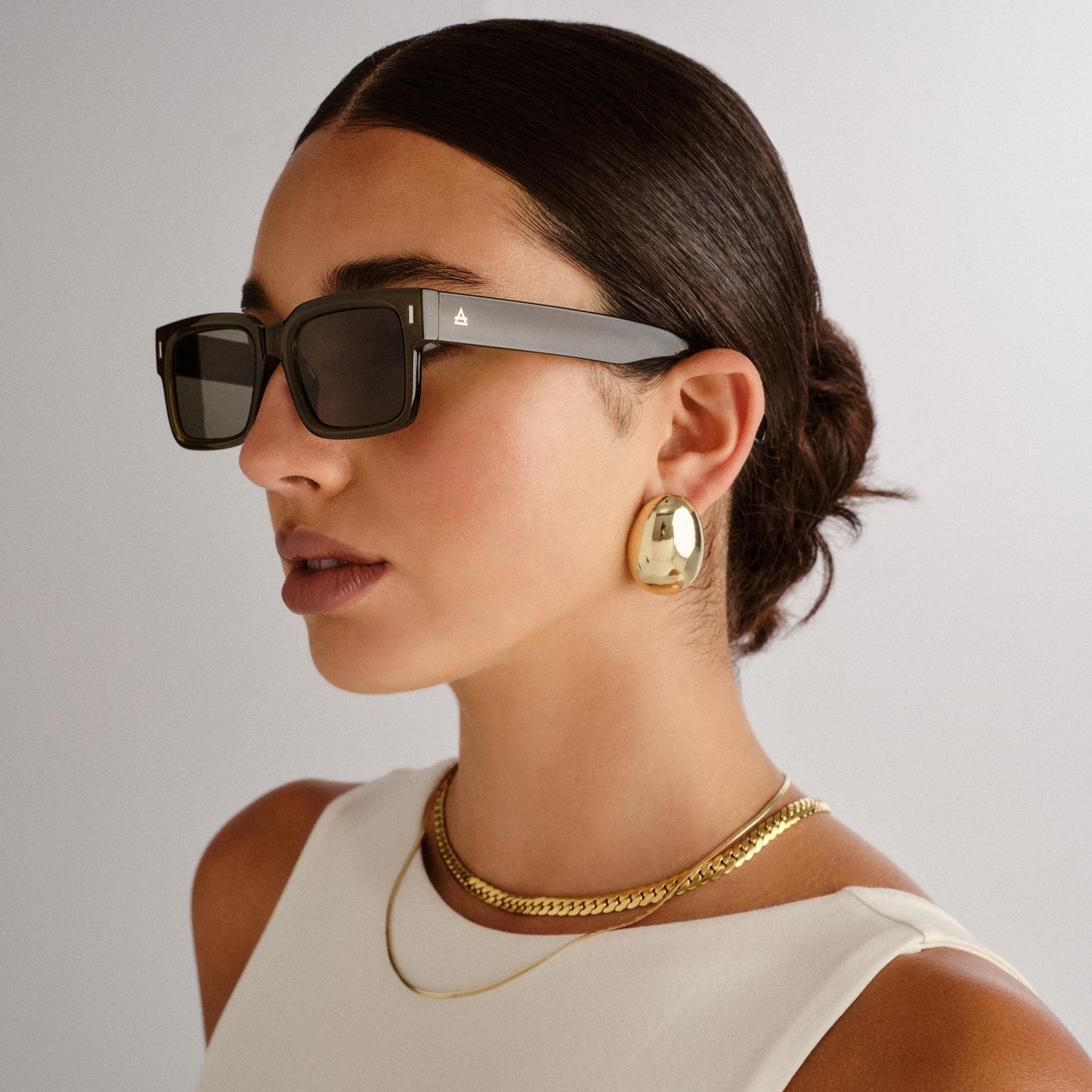 Castor Khaki Uni-Sex Rectangle Sunglasses | Aire