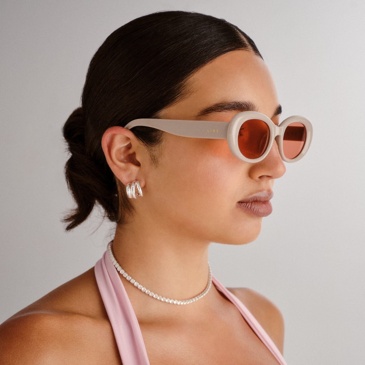 Epsilon Putty Female Oval Sunglasses | Aire