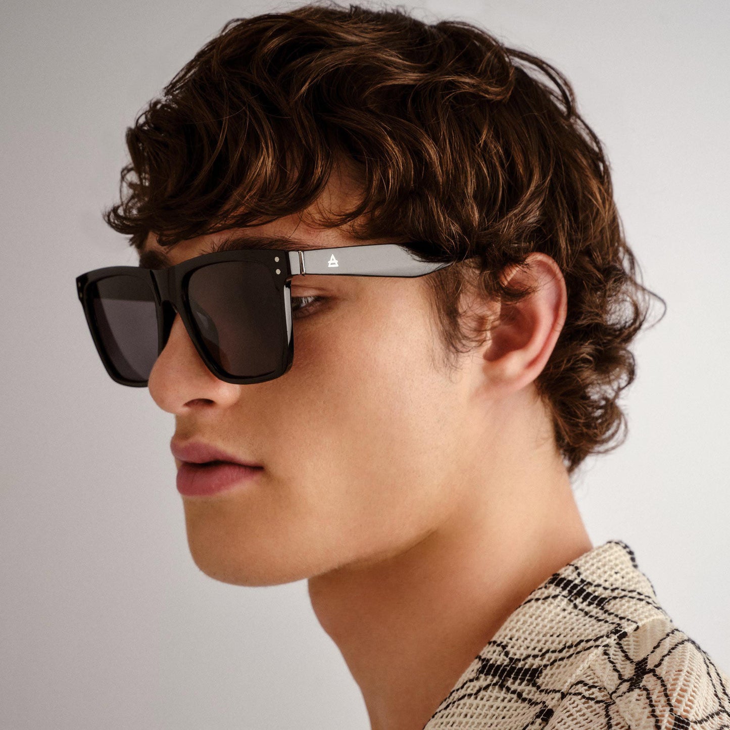 Kraz Black Uni-Sex Square Sunglasses | Aire