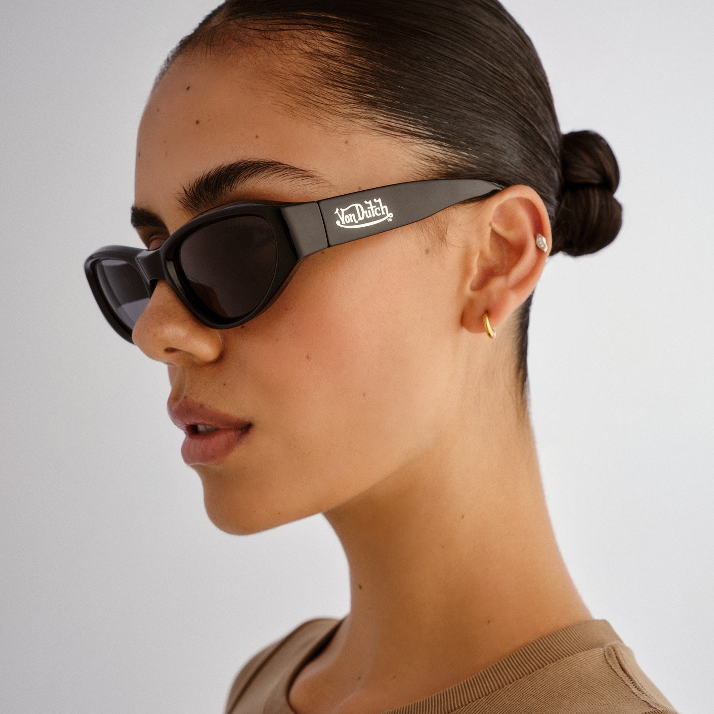 Blackout Black Uni-Sex Cat-Eye Sunglasses | Aire