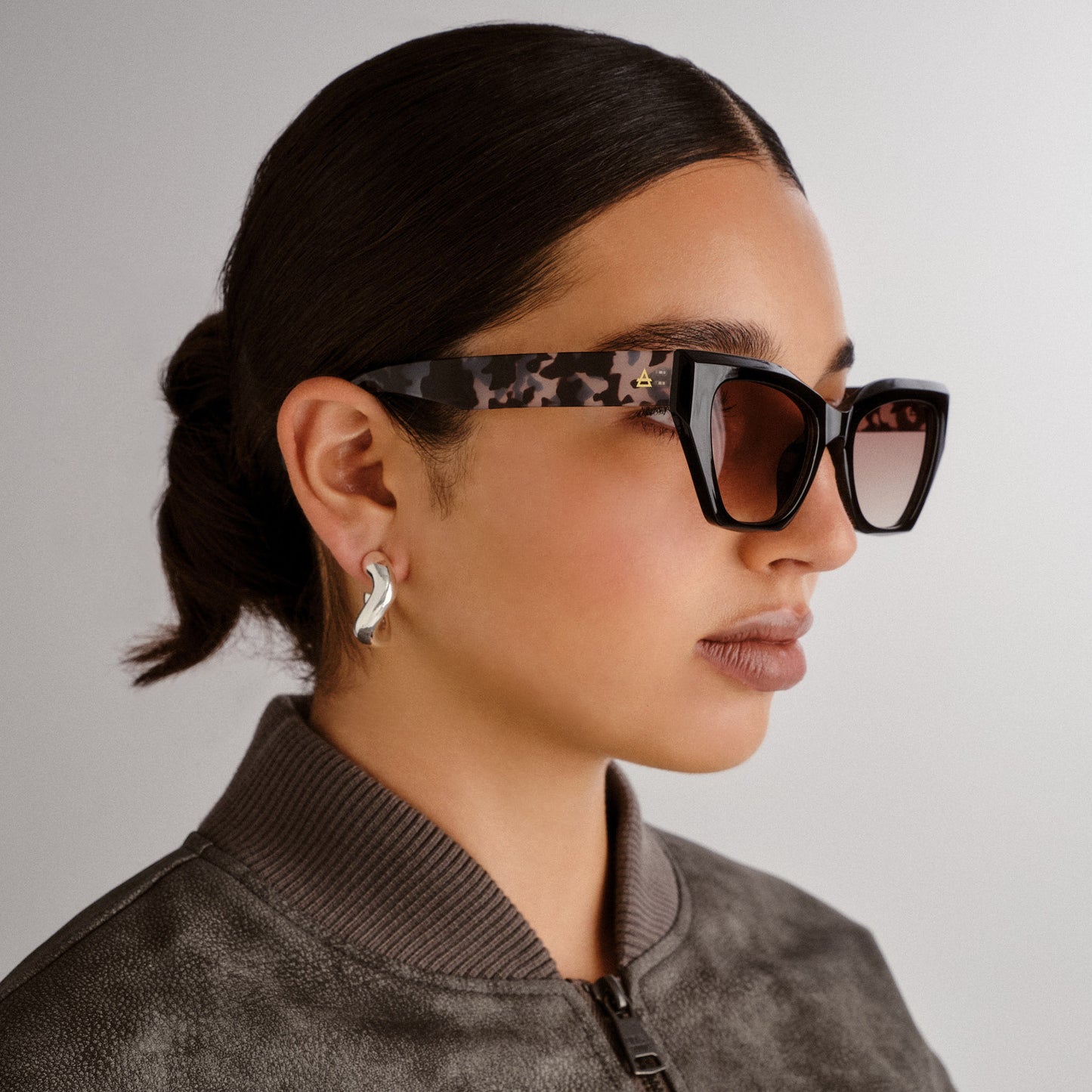 Persei Black Charcoal Tort Female Cat-Eye Sunglasses | Aire