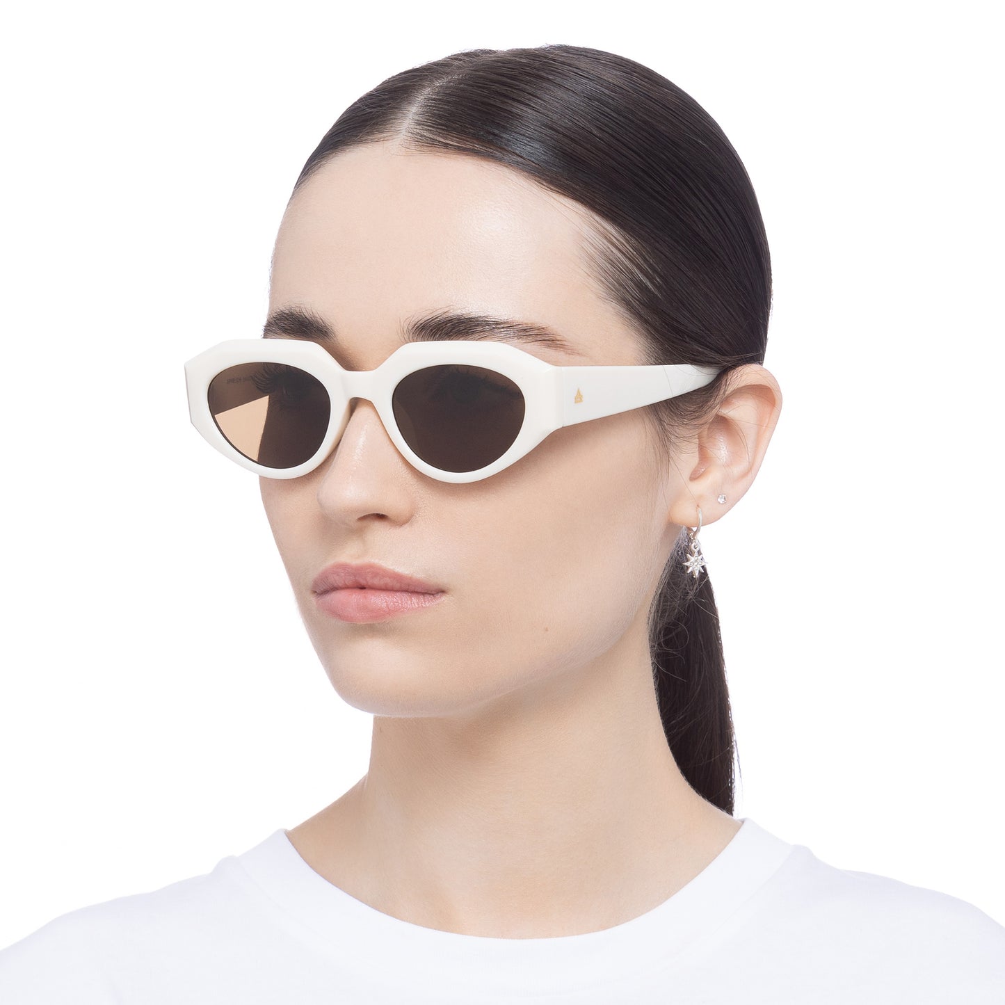 Aphelion Ivory Female Oval Sunglasses | Aire