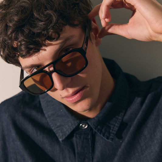 Aquarius Black Uni-Sex Aviator Sunglasses | Aire