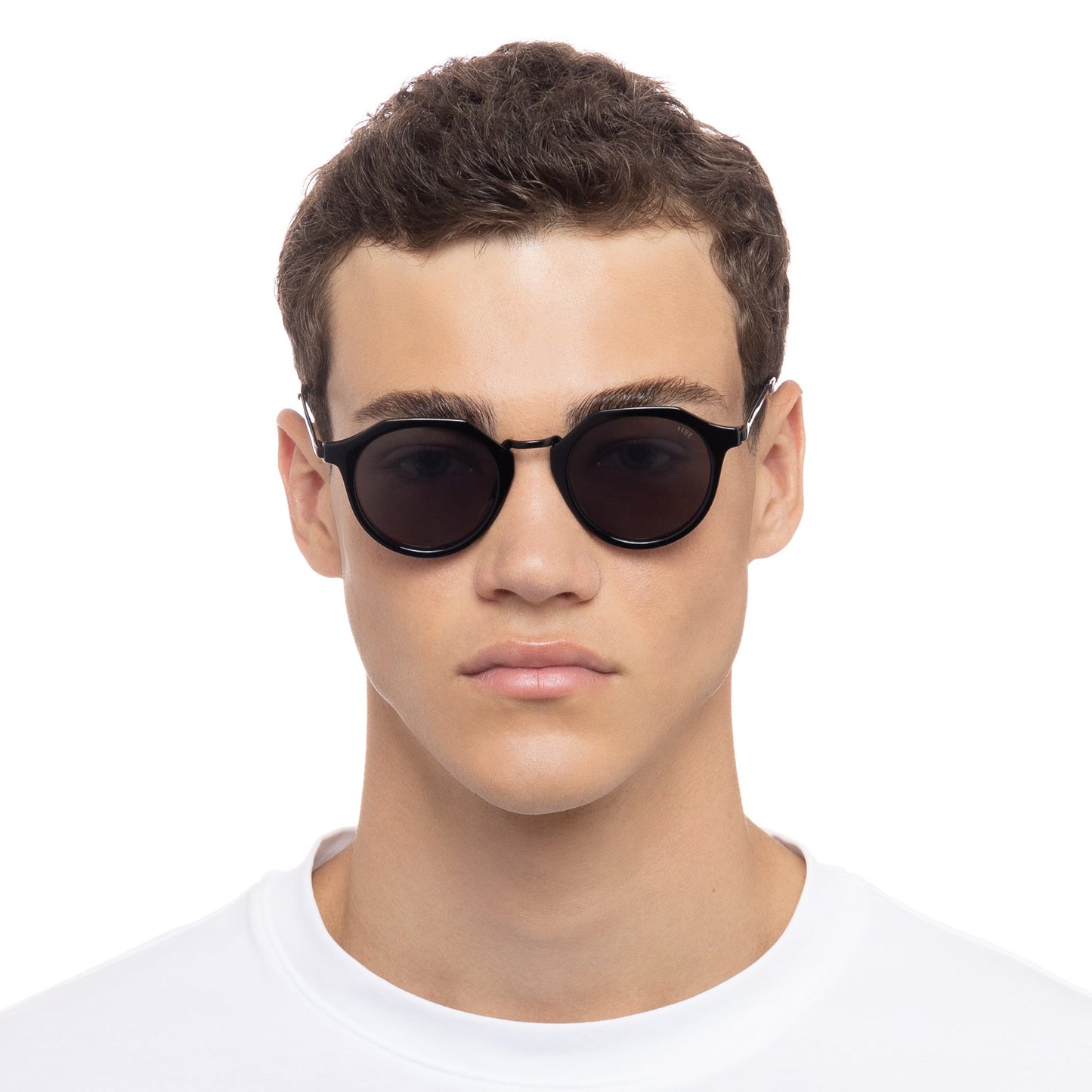 Taures - Black