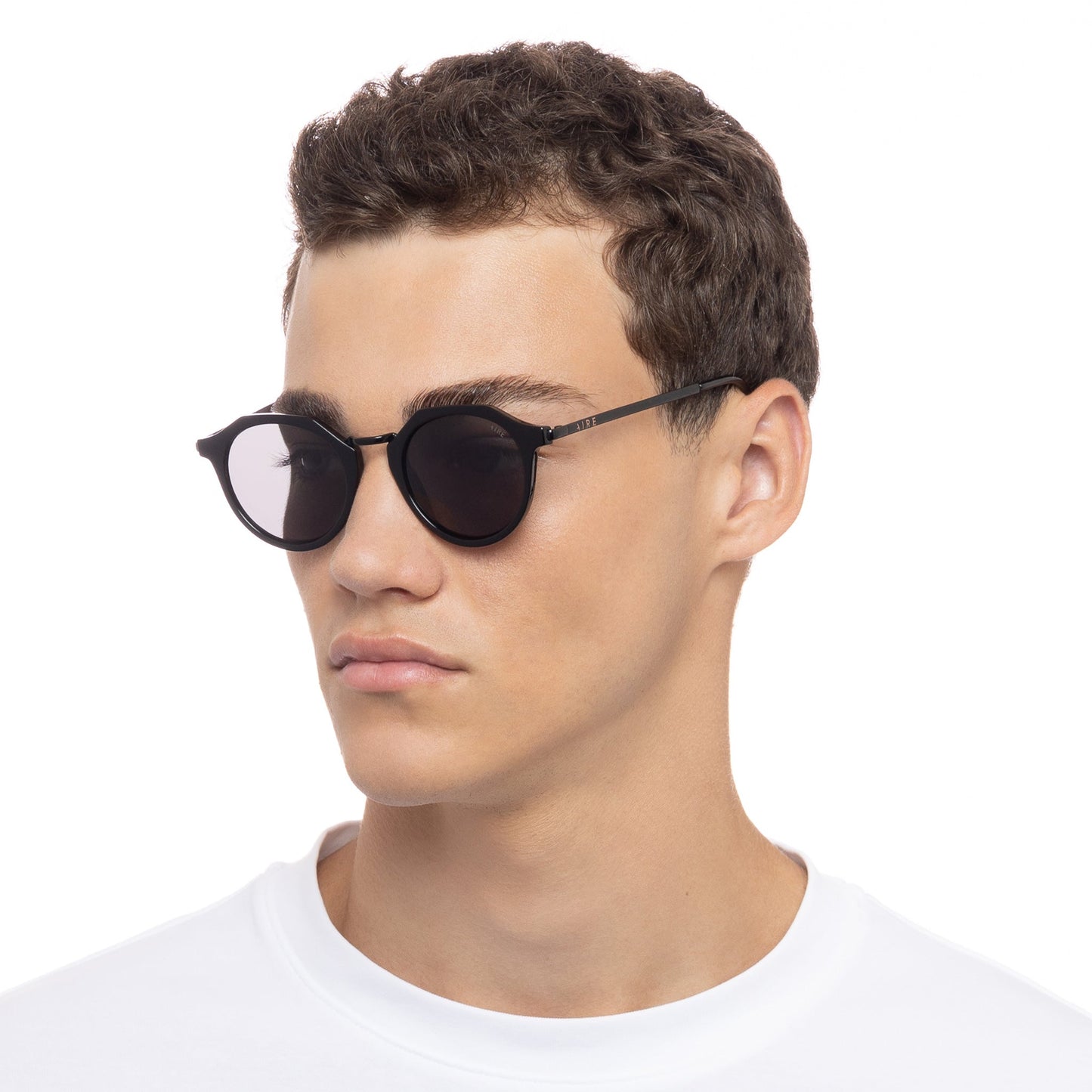Taures - Black