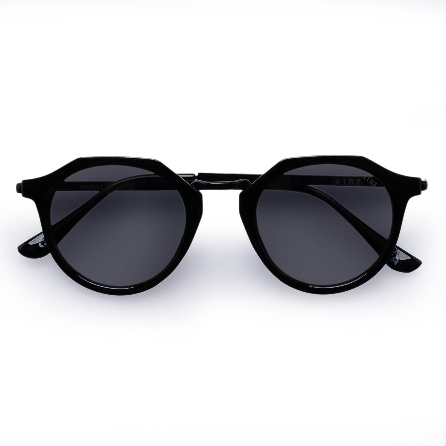 Taures - Black