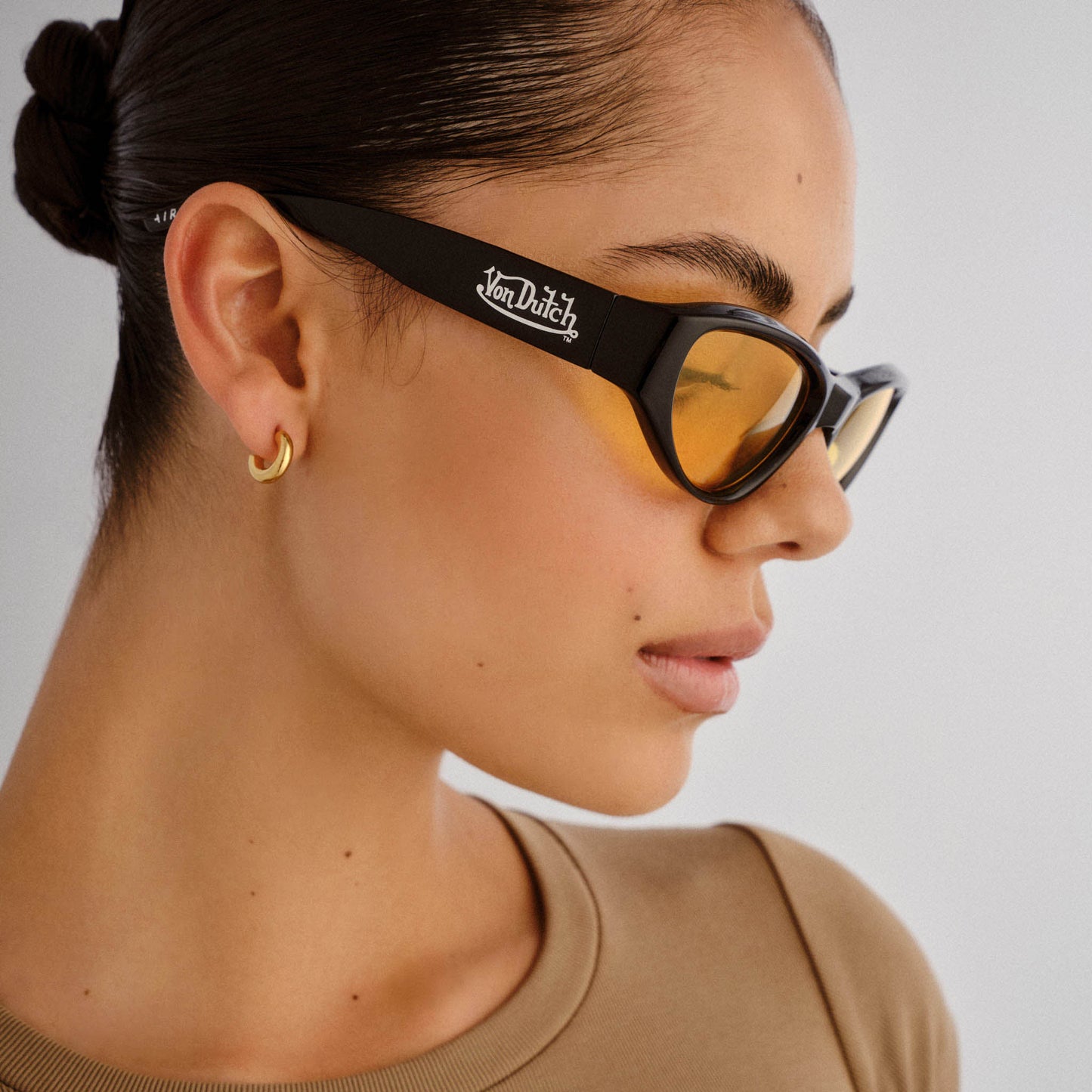 Blackout Black Uni-Sex Cat-Eye Sunglasses | Aire