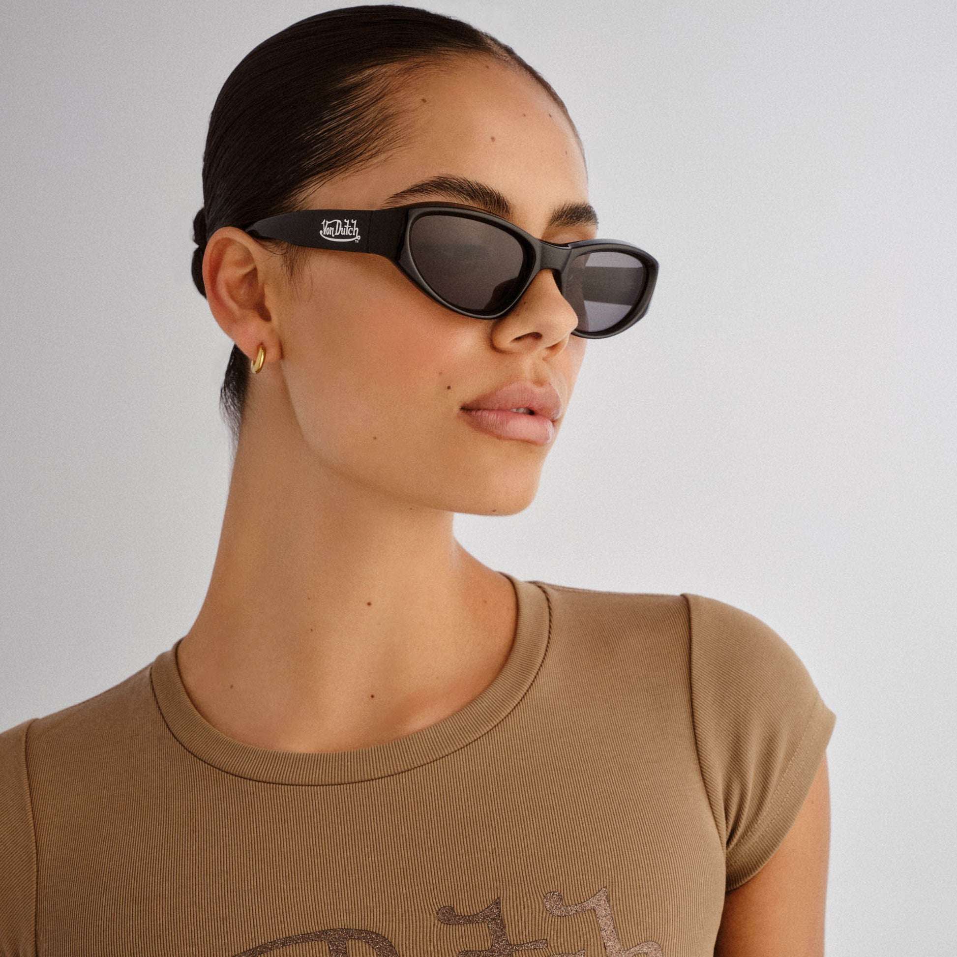 Blackout Black Uni-Sex Cat-Eye Sunglasses | Aire