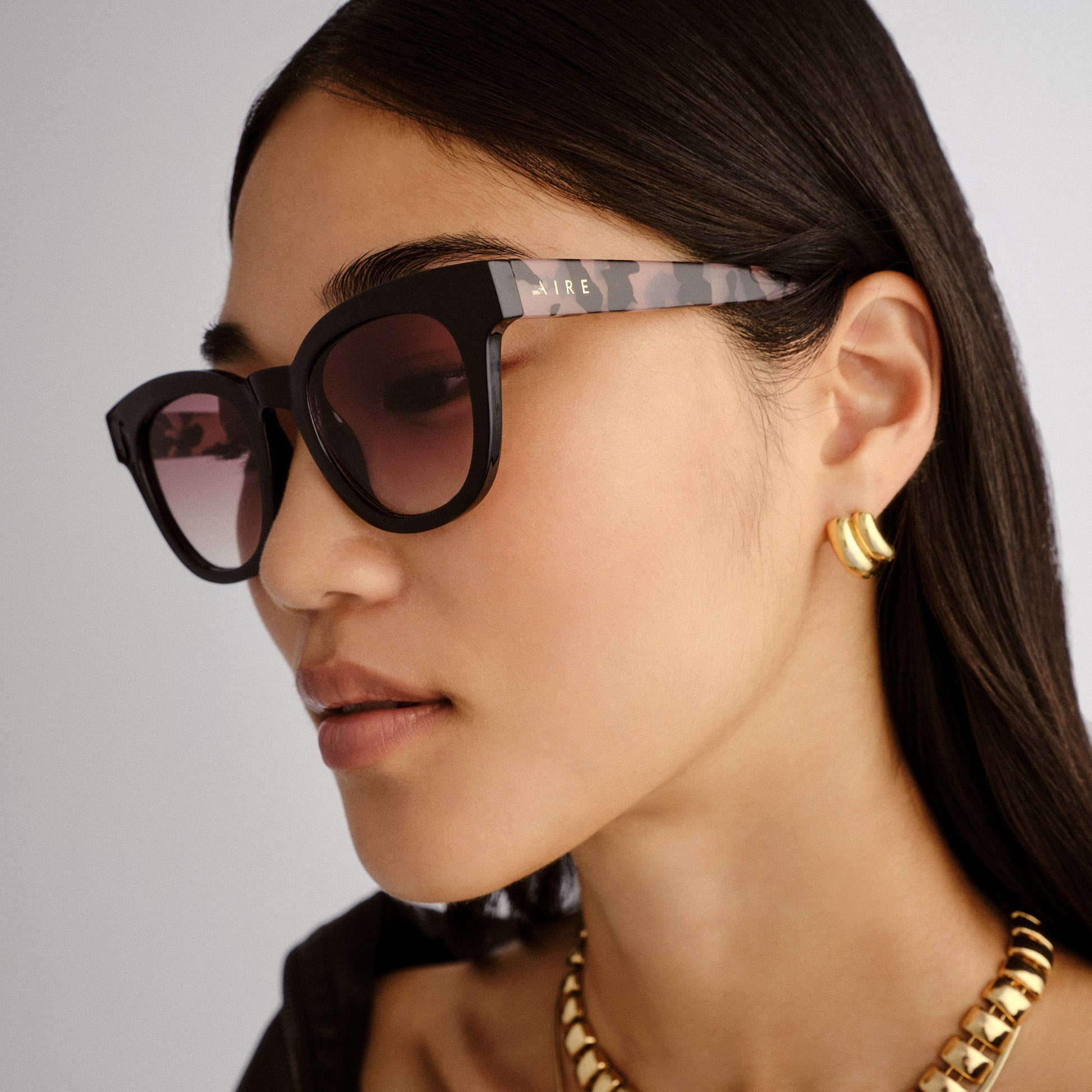 Dorado Black Cookie Tort Female Round Sunglasses | Aire