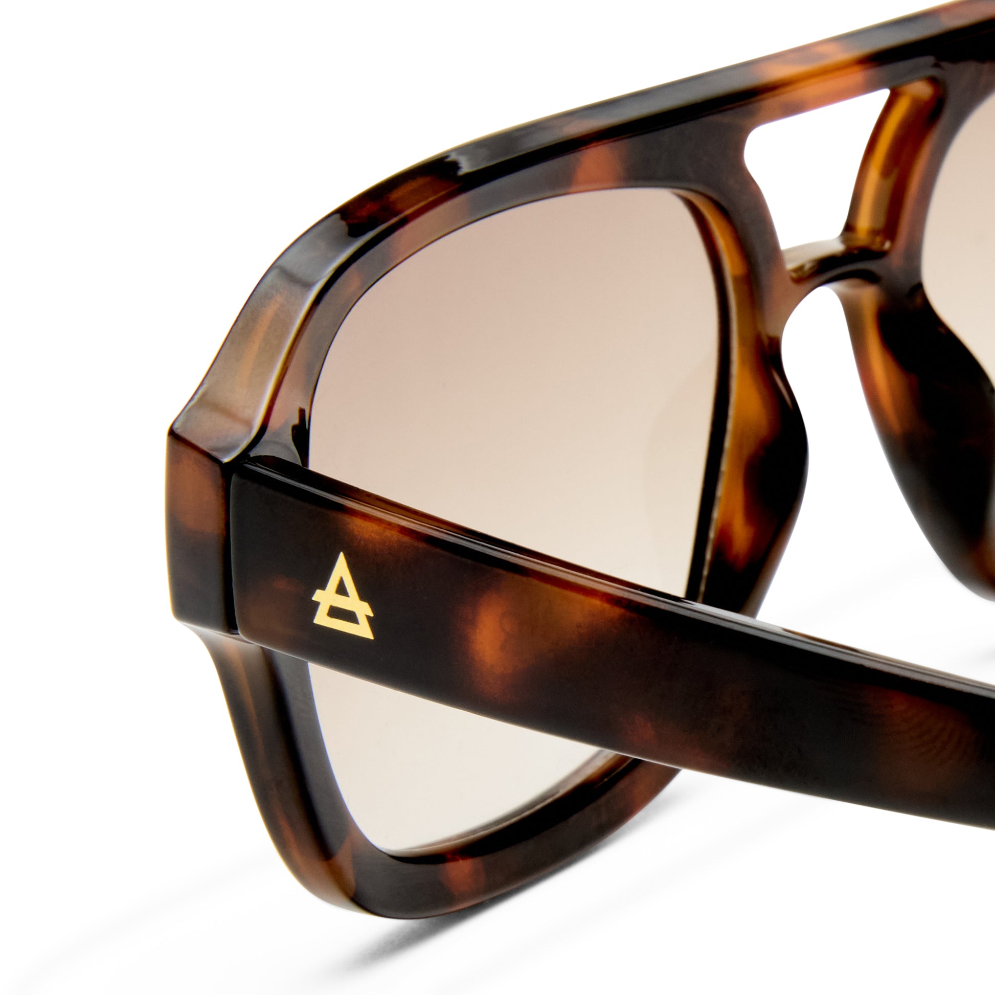 Aquarius Dark Tort Uni-Sex Aviator Sunglasses | Aire