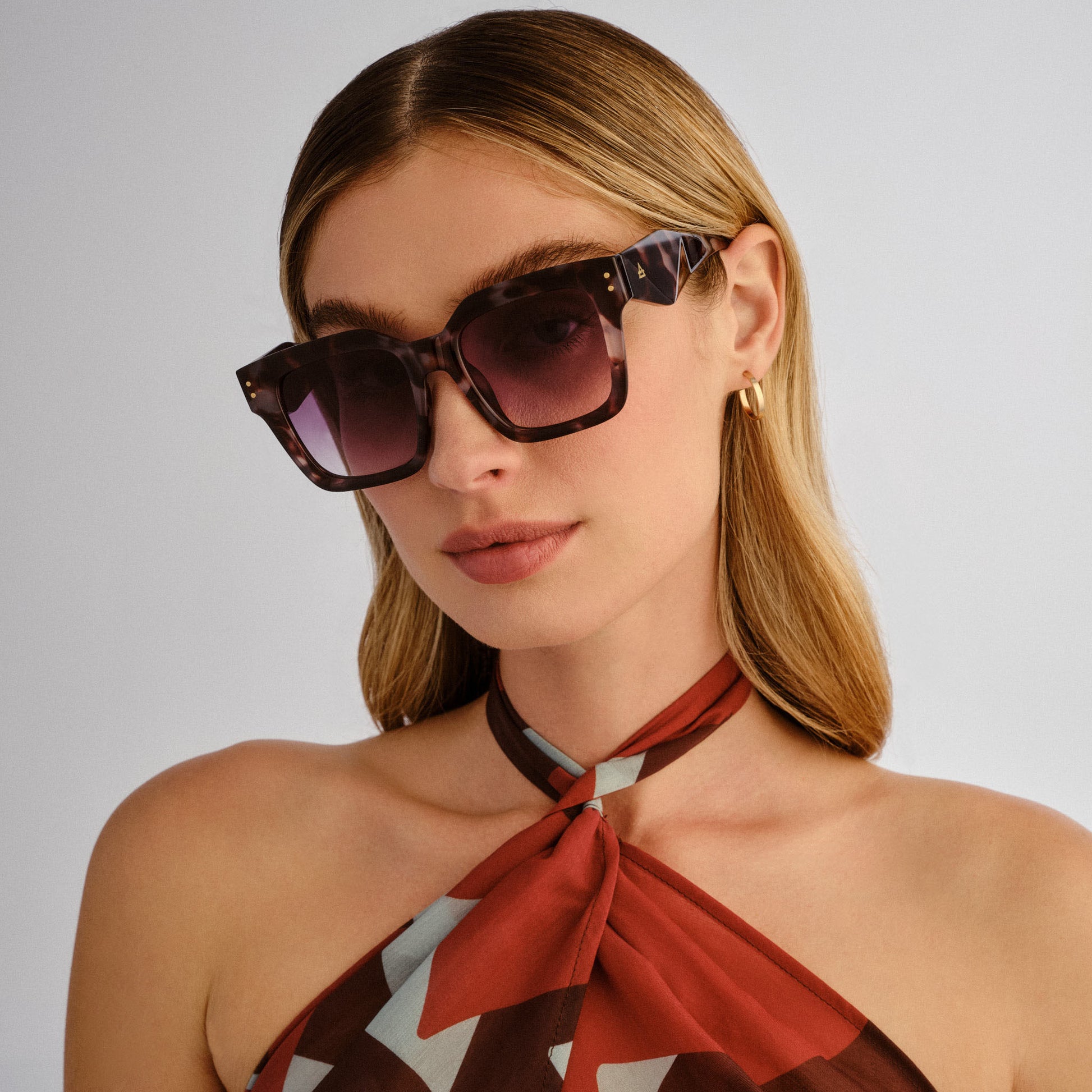 Magnitude Clouded Tort Female Square Sunglasses | Aire