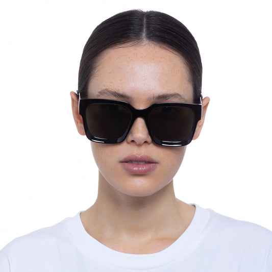 Andromeda Black Uni-Sex Square Sunglasses | Aire