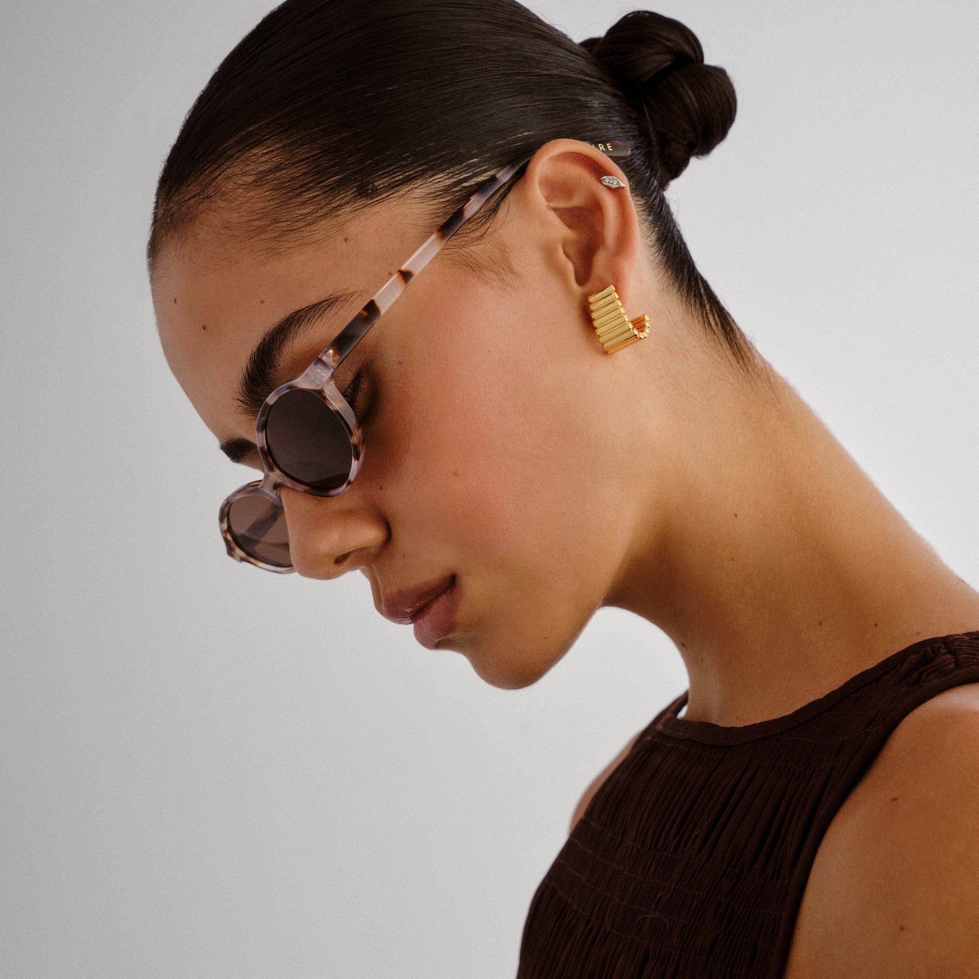 Earthshine Cookie Tort Female Oval Sunglasses | Aire
