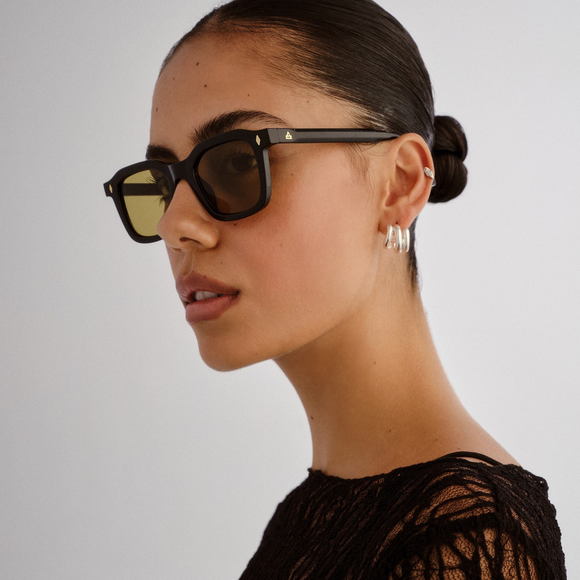 Zodiac Black Uni-Sex Square Sunglasses | Aire