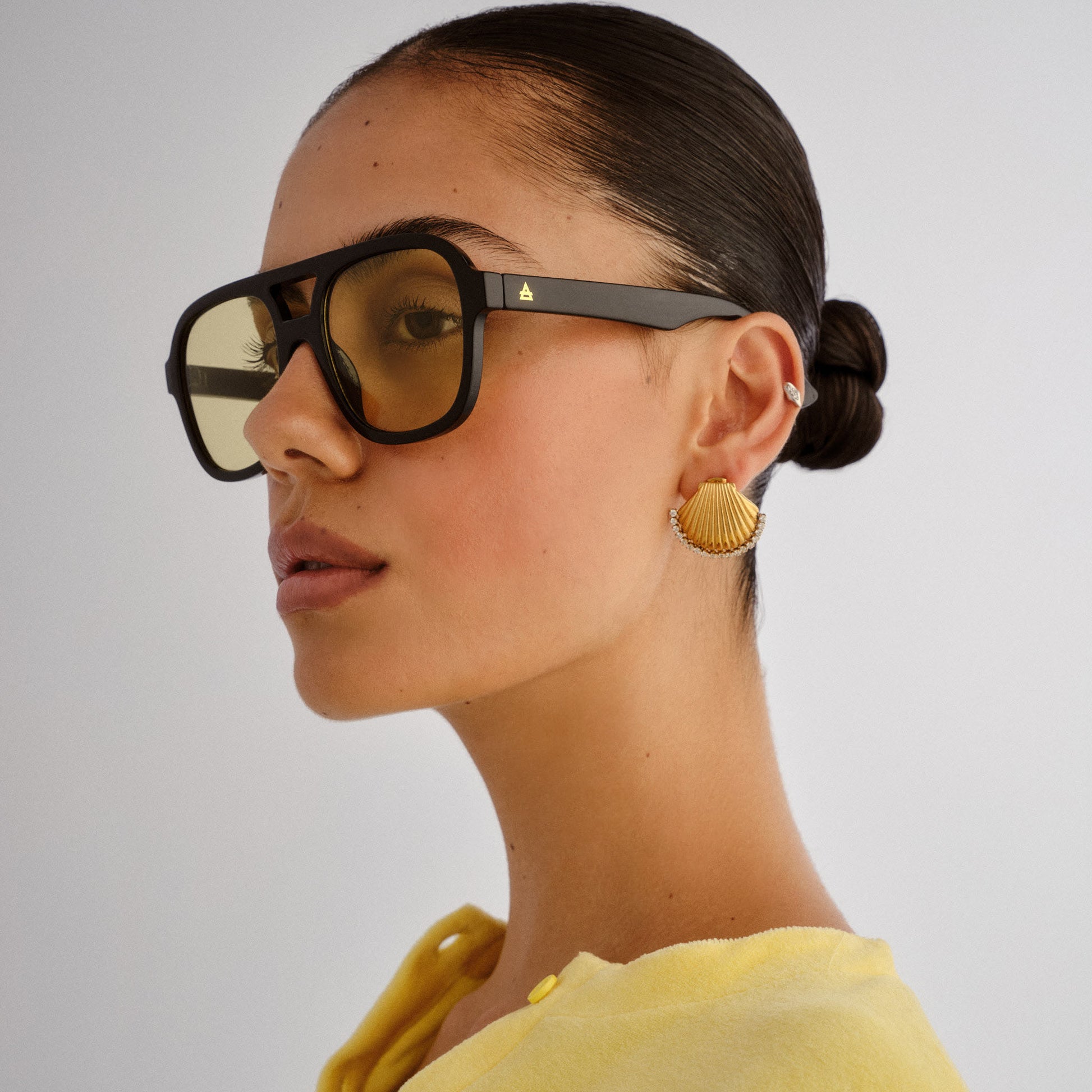 Whirlpool Black Uni-Sex Aviator Sunglasses | Aire