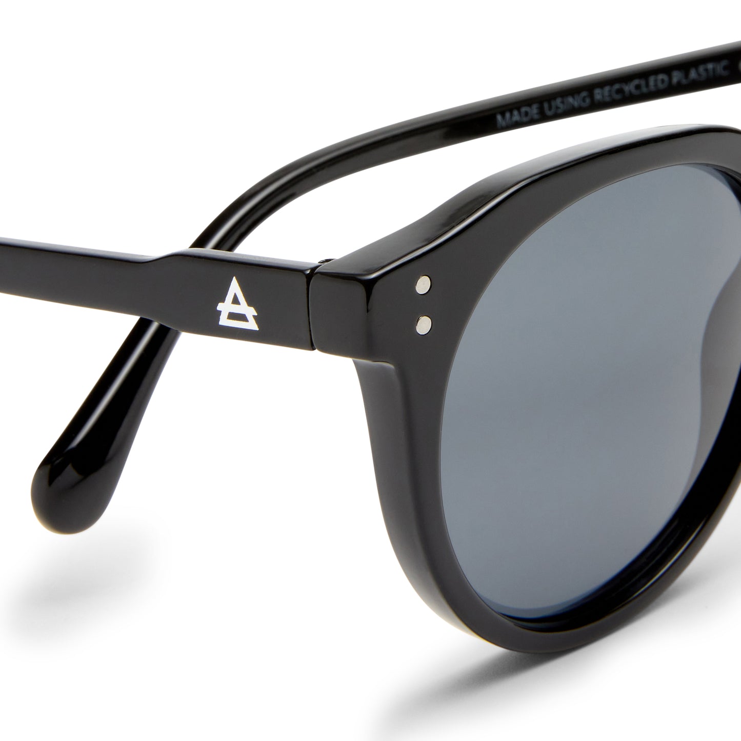 Nucleus Black Uni-Sex Round Sunglasses | Aire