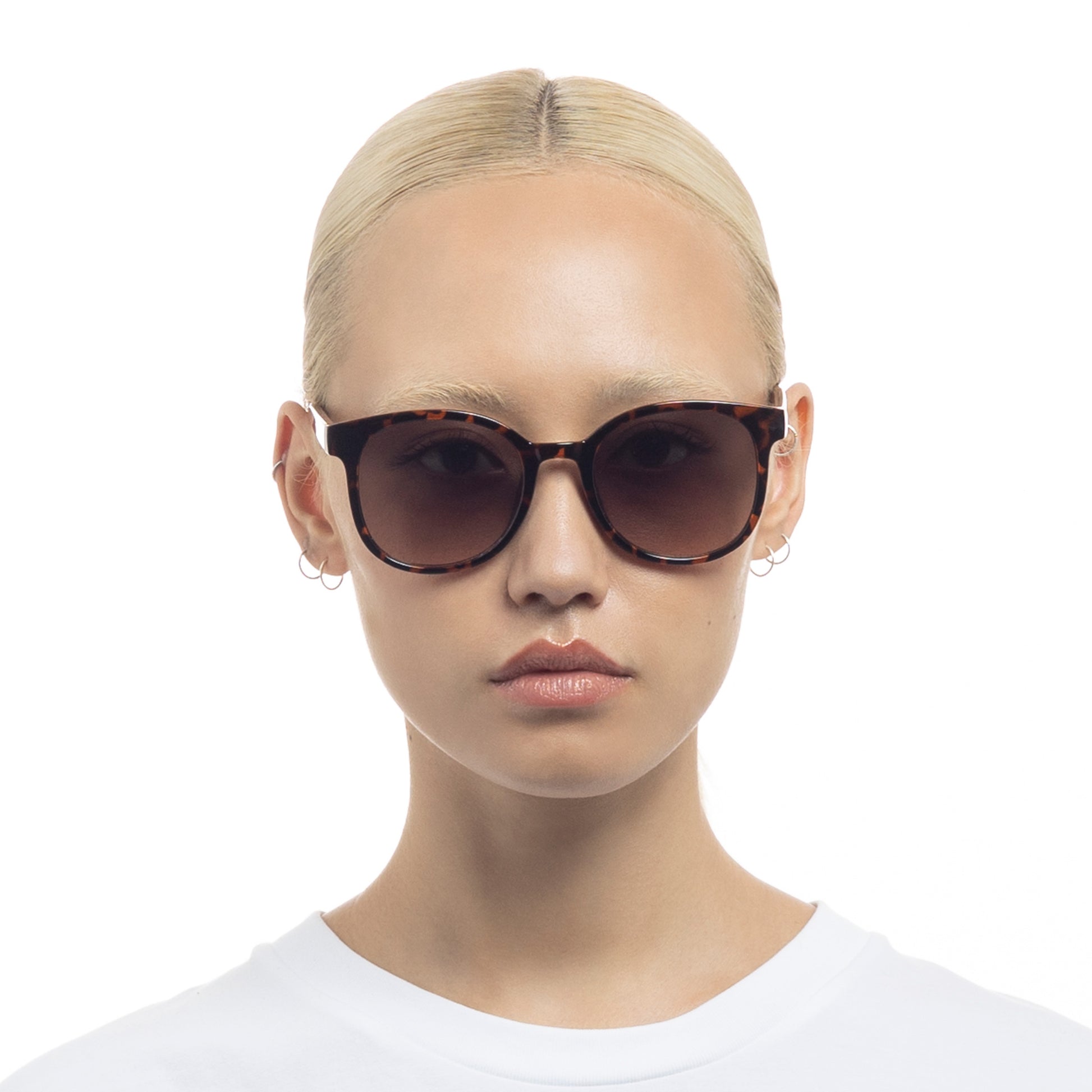 Crux Dark Tort Female Round Sunglasses | Aire