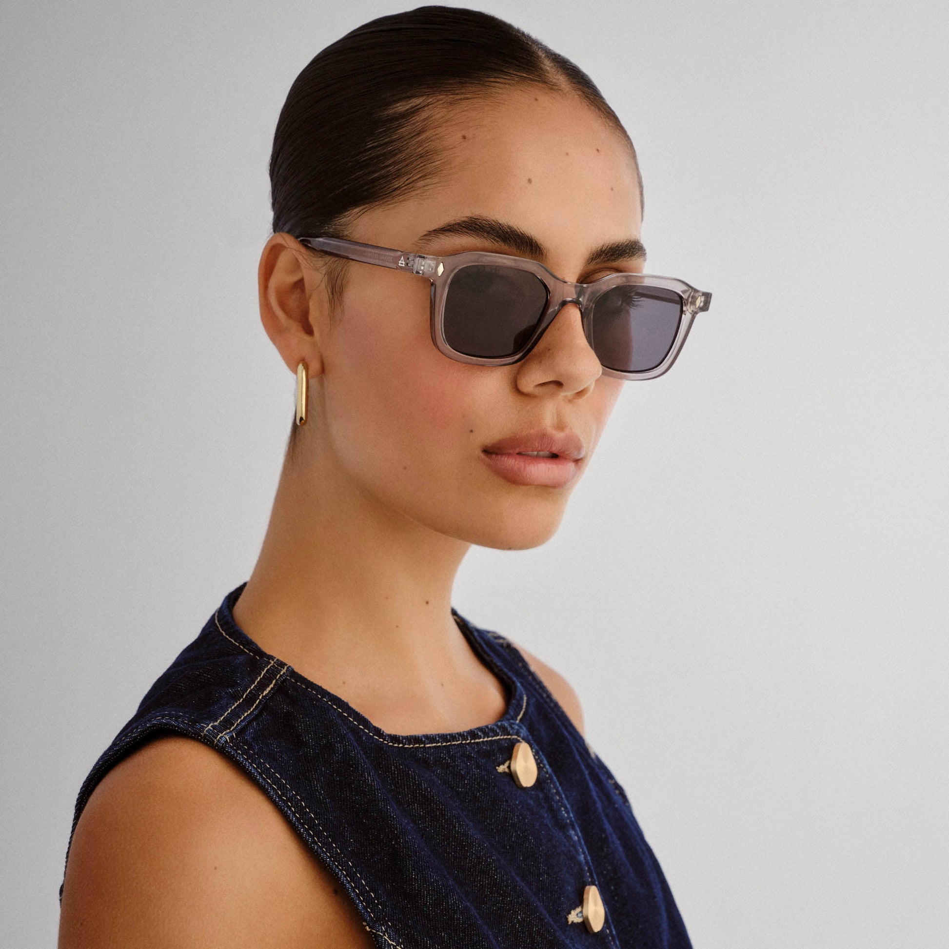 Zodiac Ash Grey Uni-Sex Square Sunglasses | Aire