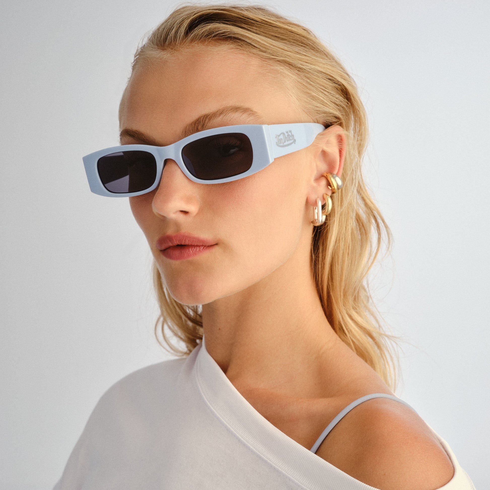 Innocence Baby Blue Uni-Sex Rectangle Sunglasses | Aire