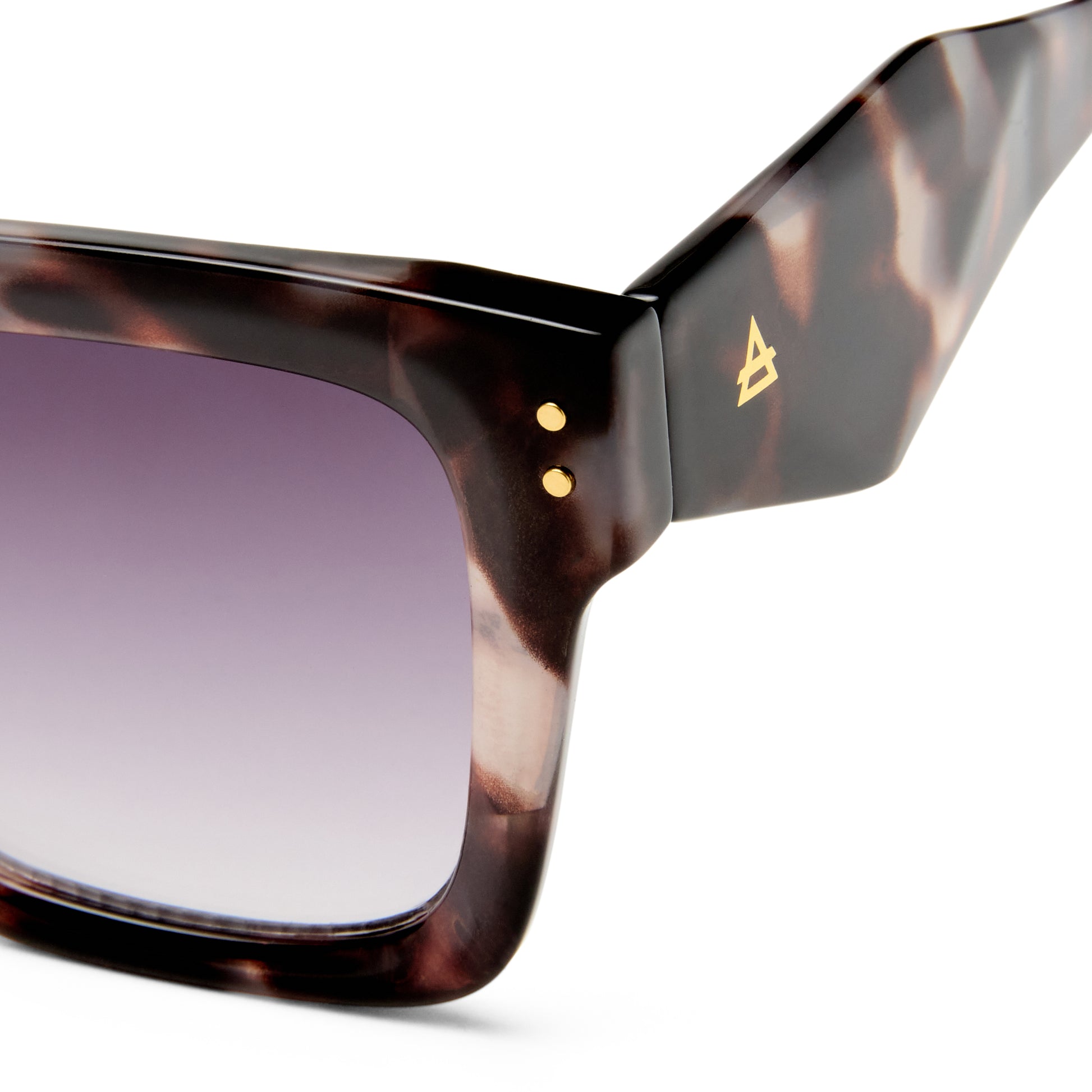 Magnitude Clouded Tort Female Square Sunglasses | Aire