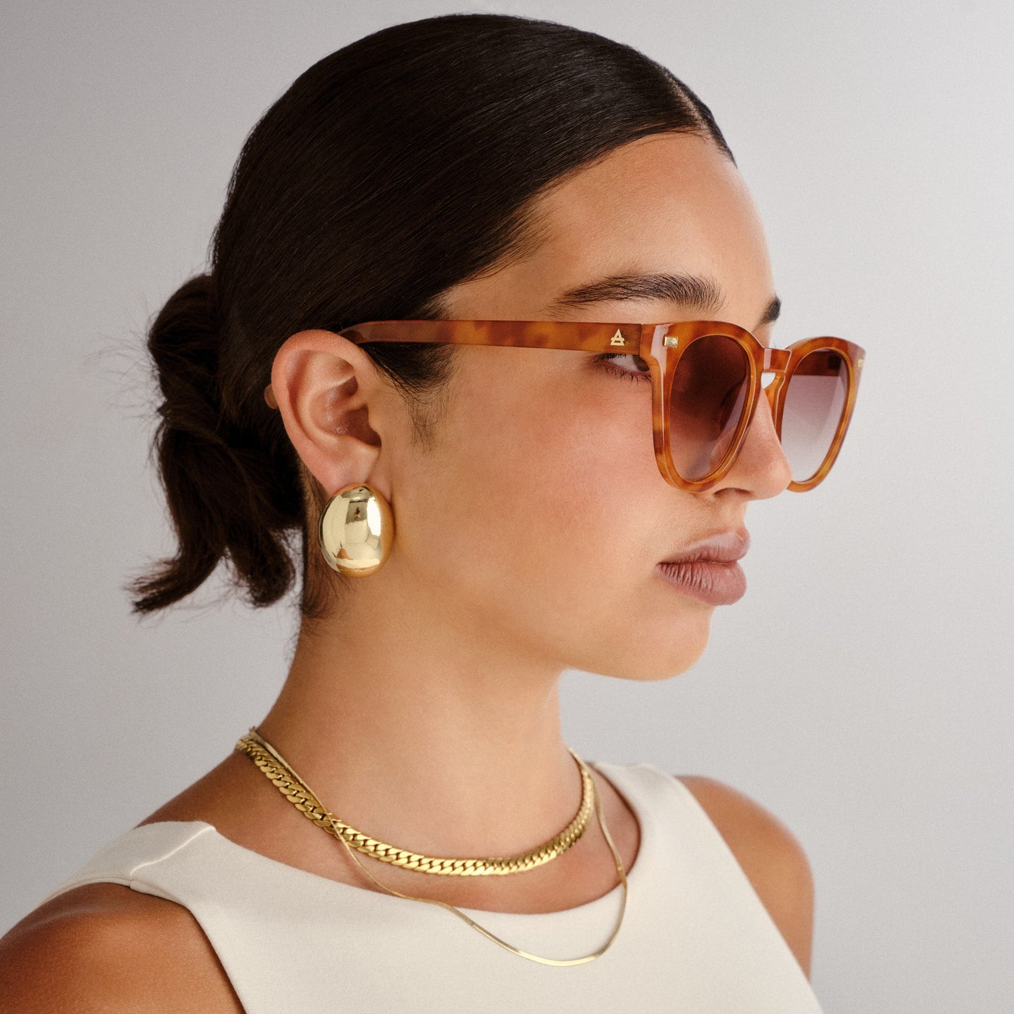Evolution Vintage Tort Female Round Sunglasses | Aire