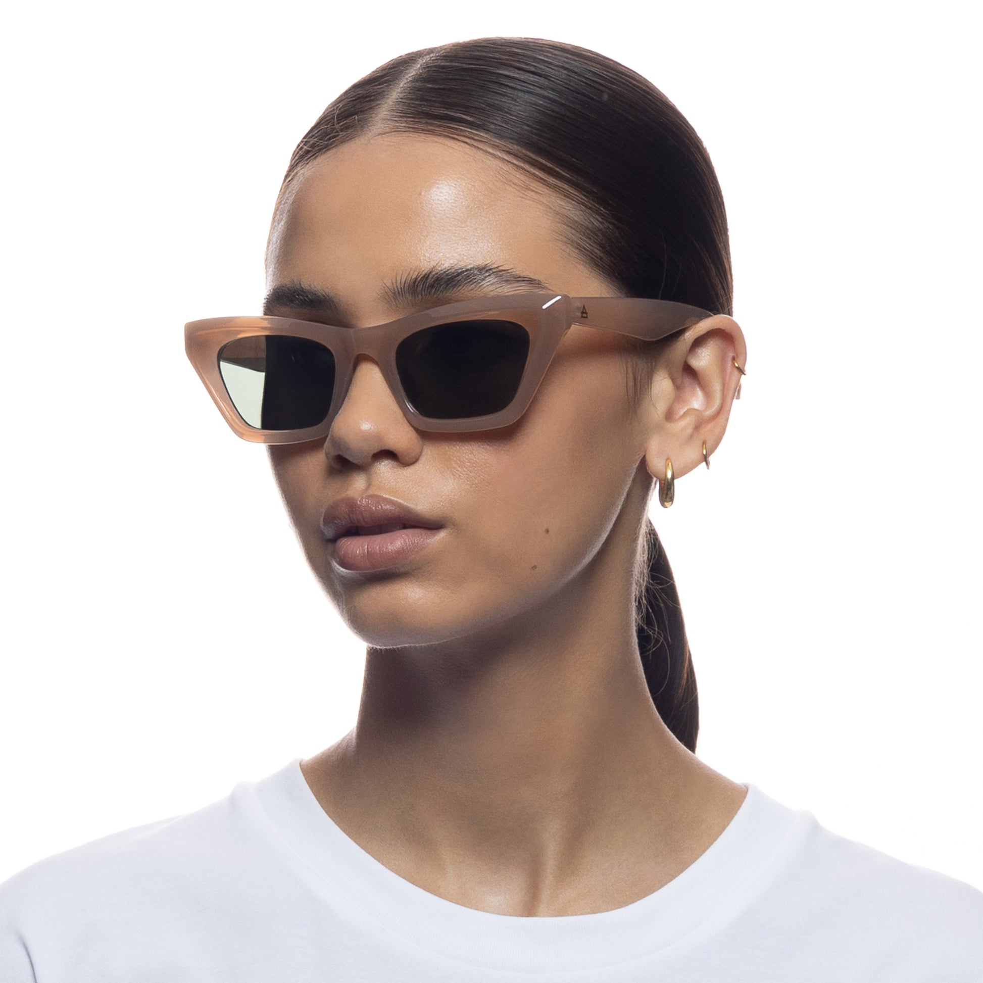 Capricornus Fawn Female Cat-Eye Sunglasses | Aire