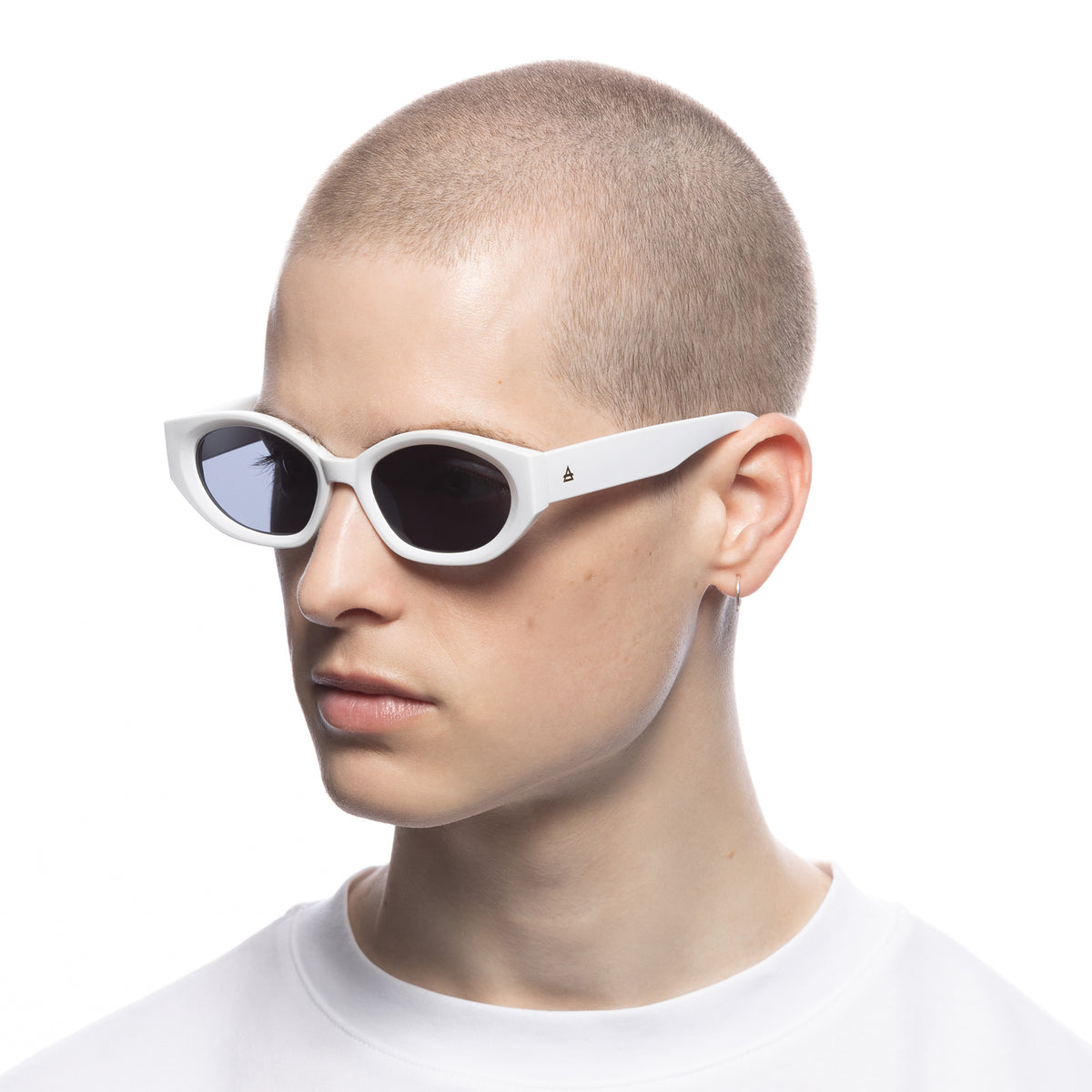 Mensa White Uni-Sex Oval Sunglasses | Aire