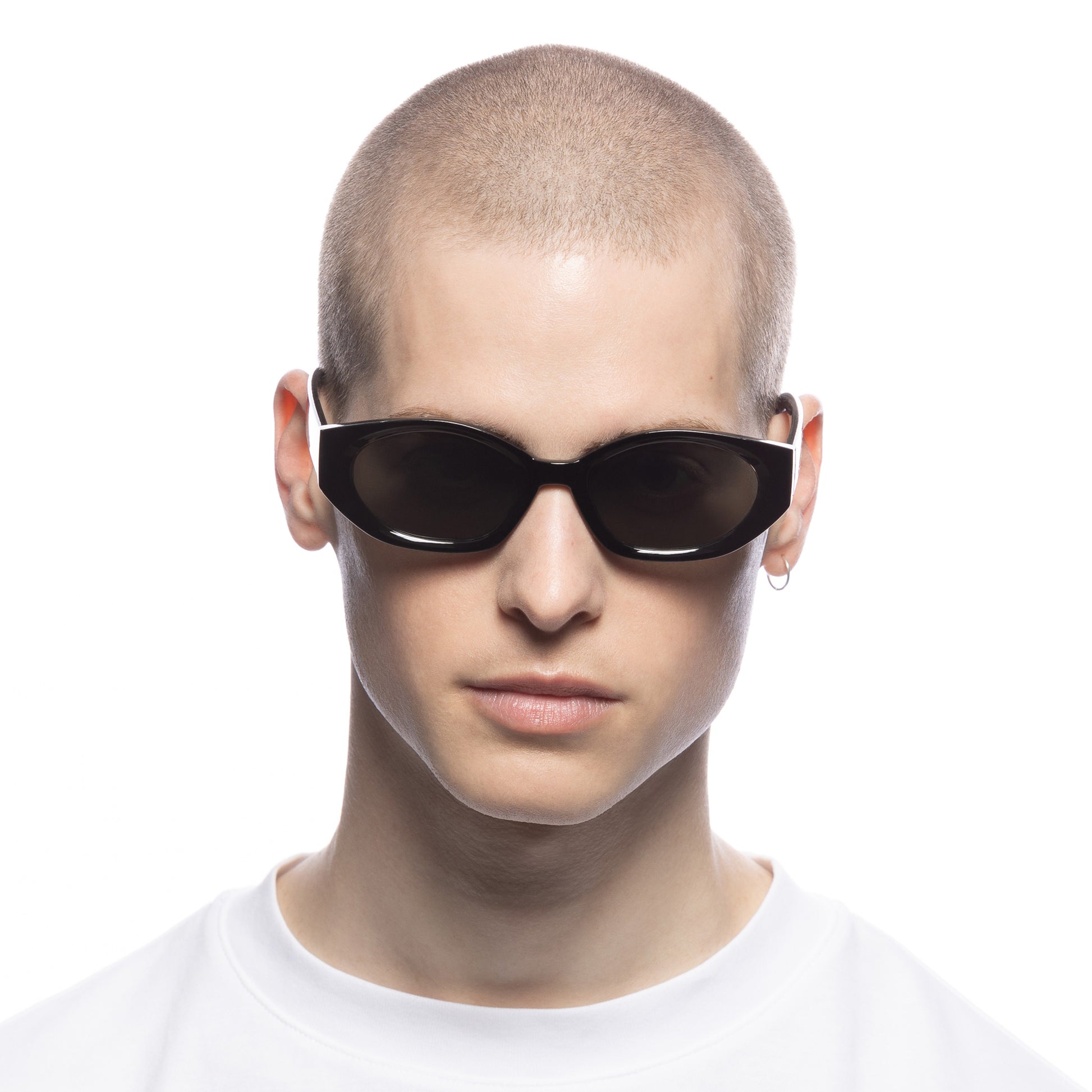 Mensa Black Uni-Sex Oval Sunglasses | Aire