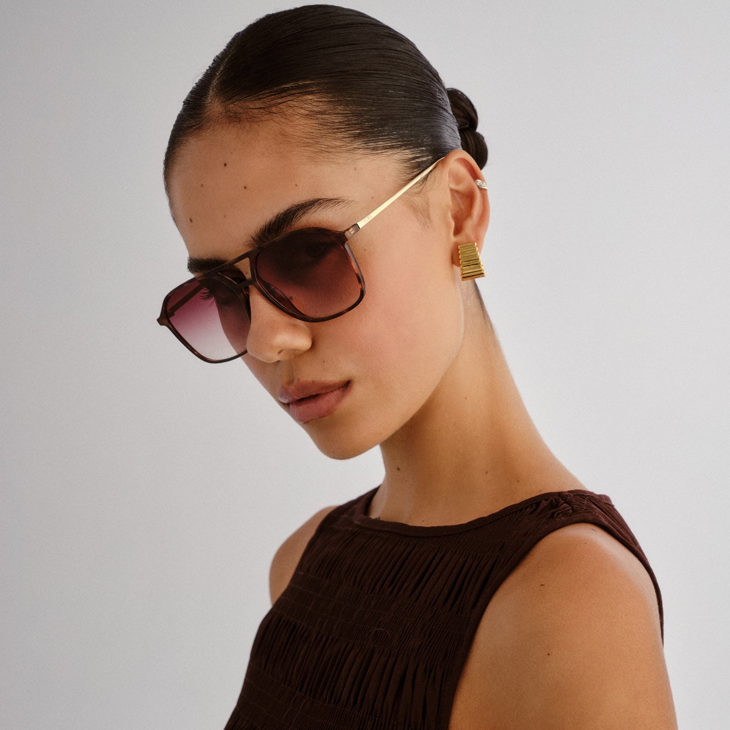 Cusp Dark Tort Gold Uni-Sex Aviator Sunglasses | Aire