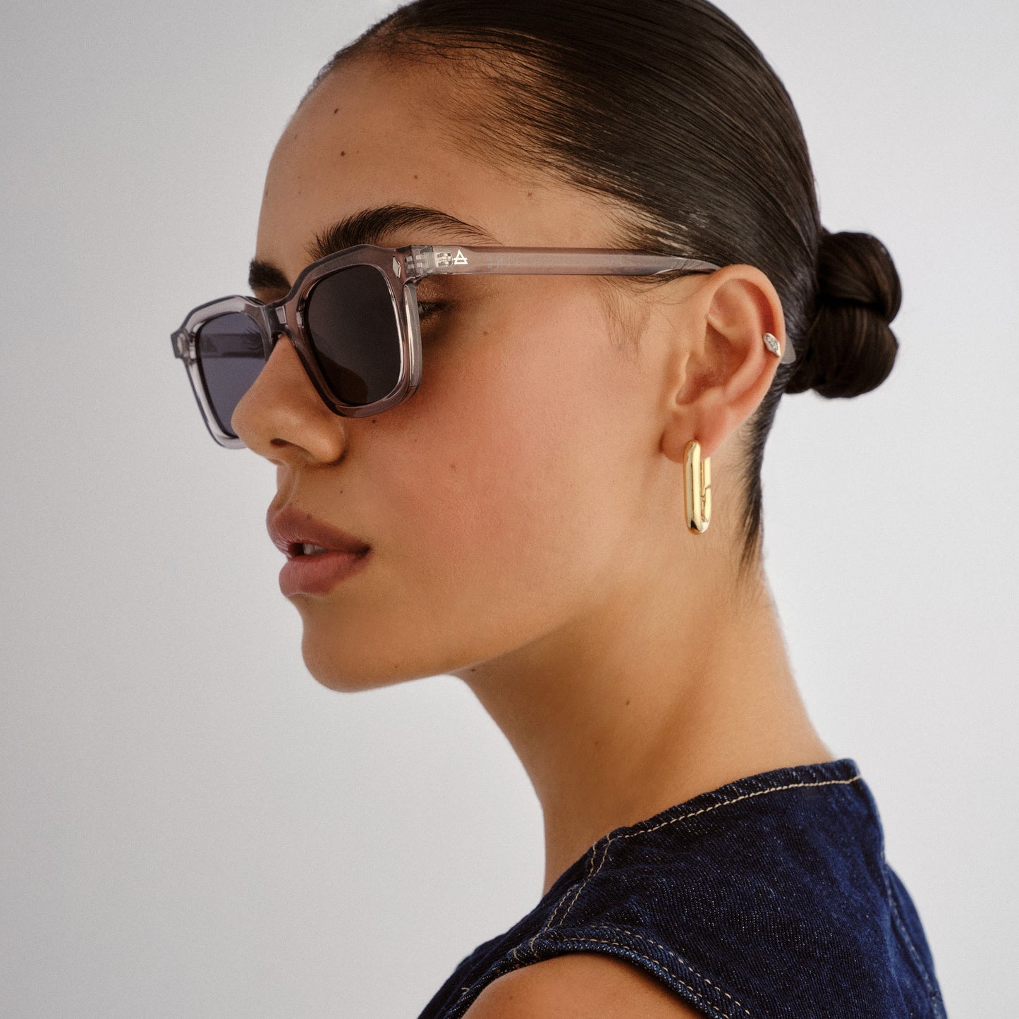 Zodiac Ash Grey Uni-Sex Square Sunglasses | Aire