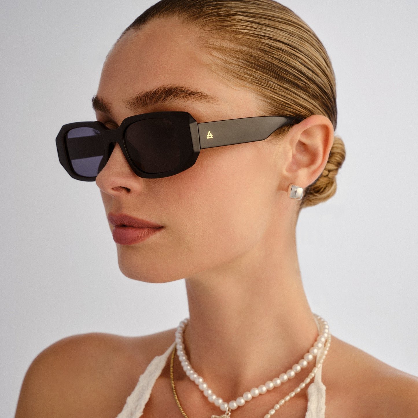 Ascendant Black Uni-Sex Rectangle Sunglasses | Aire