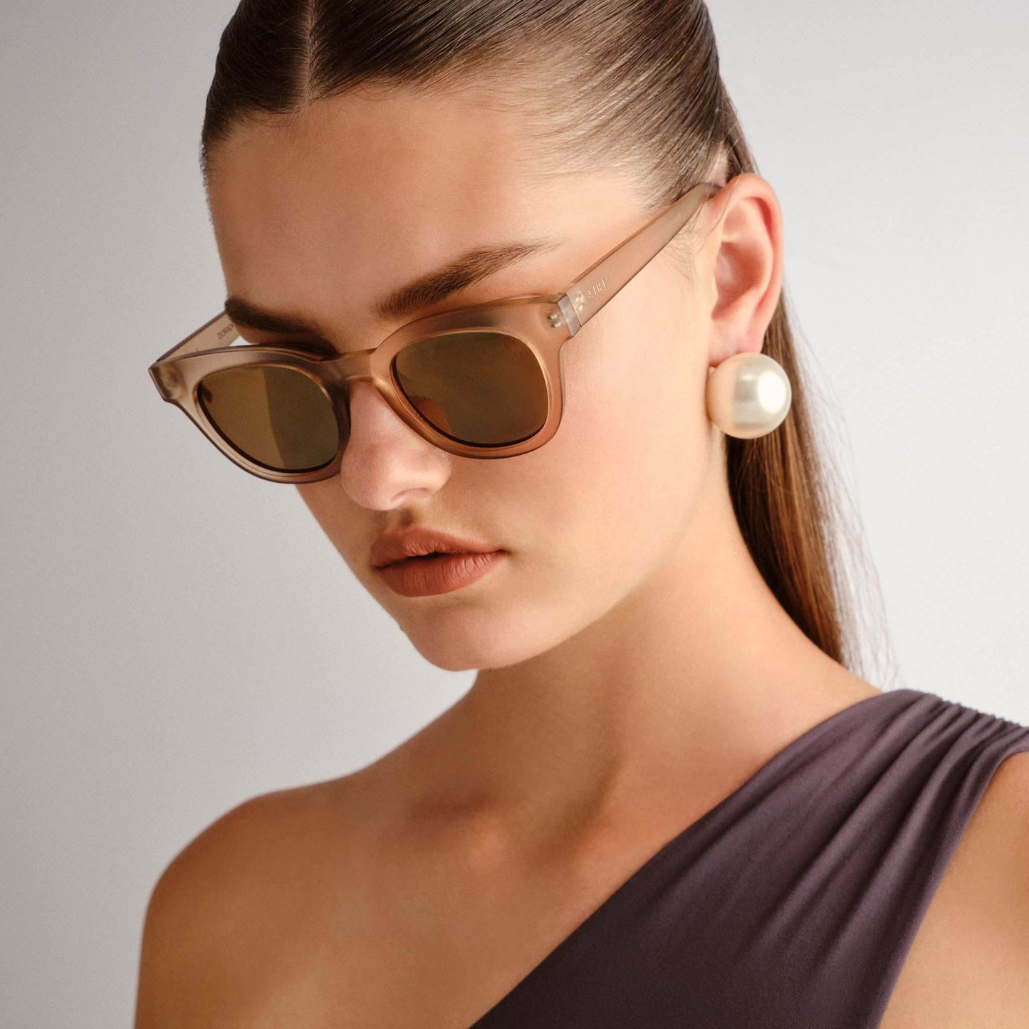 Dorado Sand Female Round Sunglasses | Aire