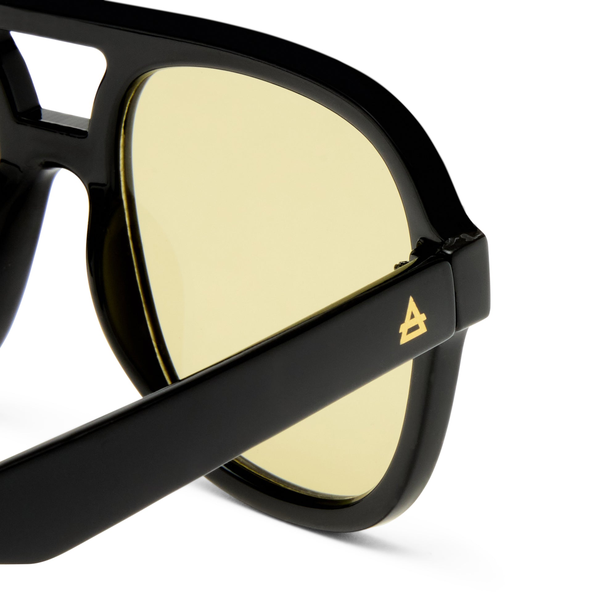 Whirlpool Black Uni-Sex Aviator Sunglasses | Aire