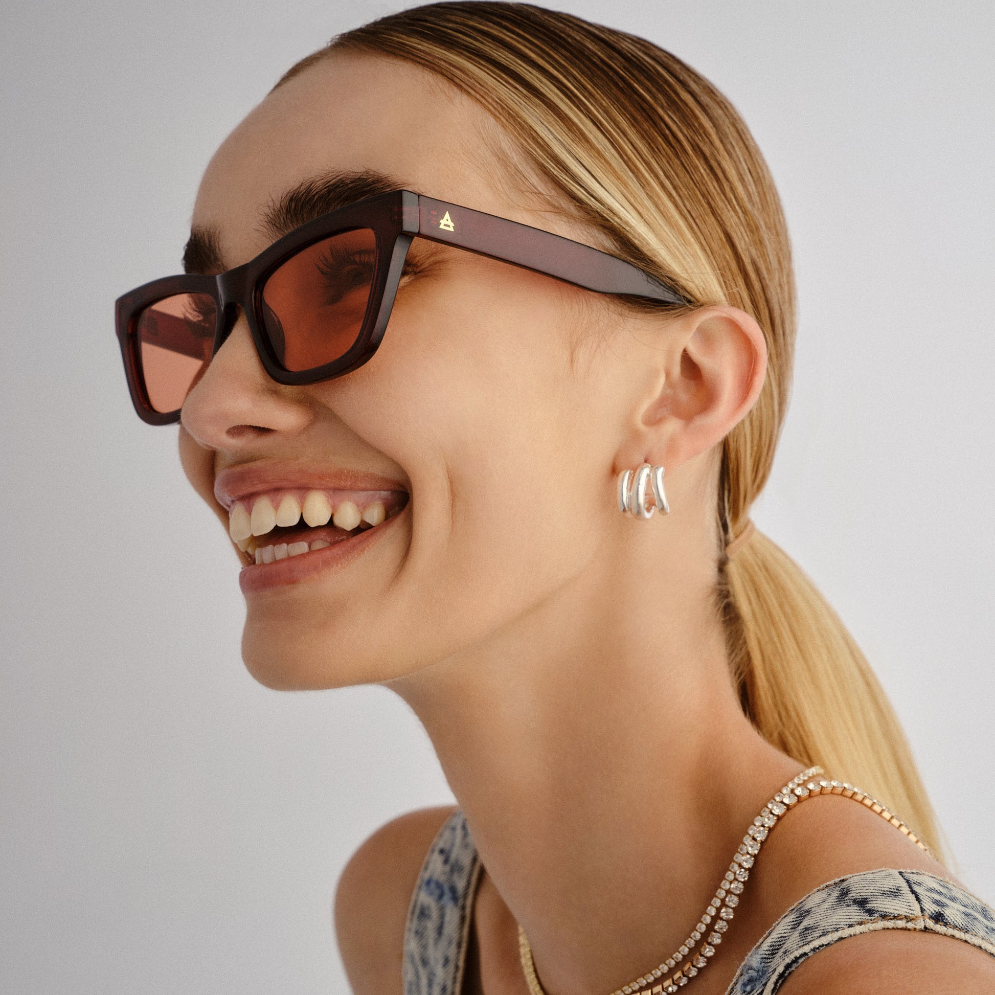 Amplitude Cherry Female Cat-Eye Sunglasses | Aire