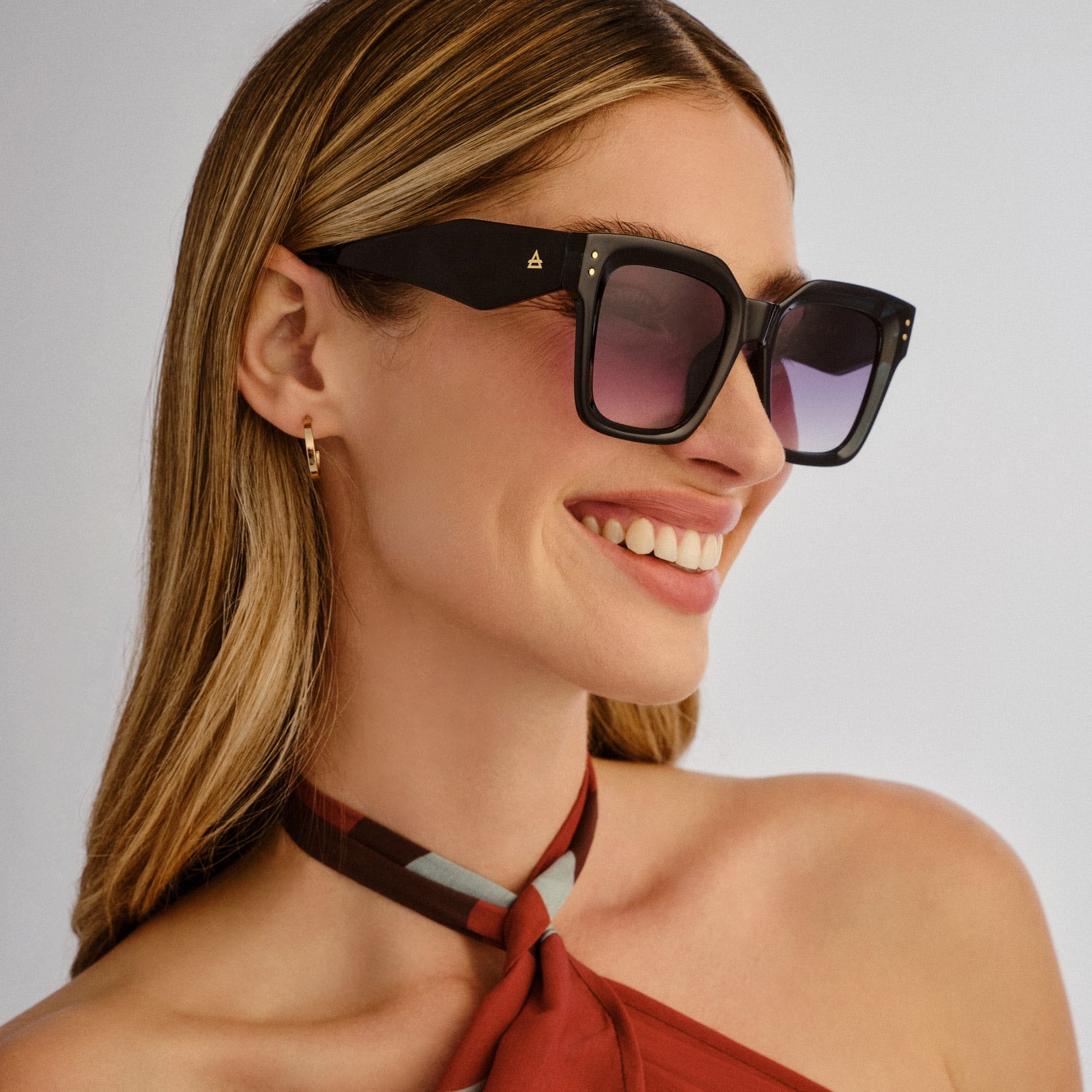Magnitude Deep Lagoon Female Square Sunglasses | Aire