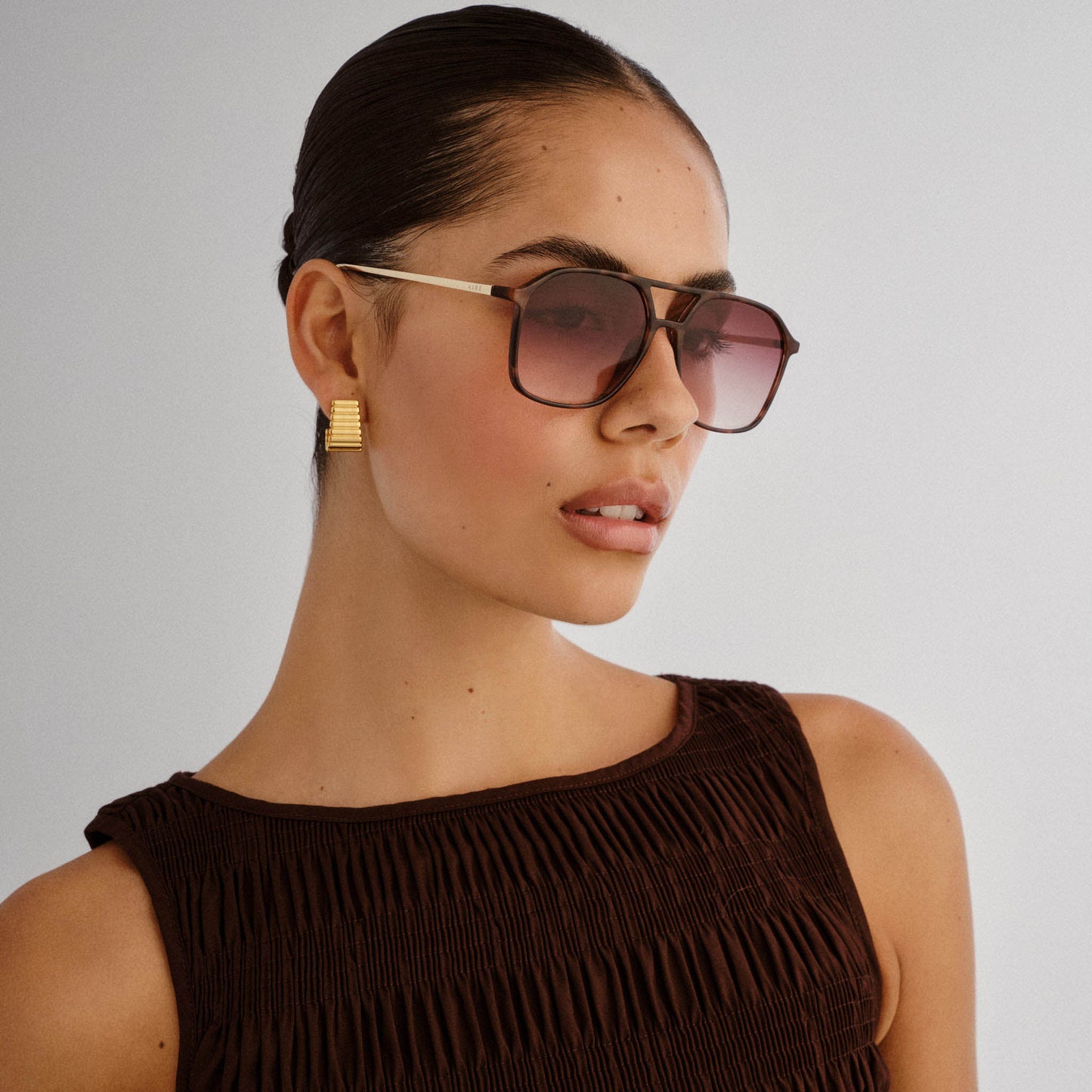 Cusp Dark Tort Gold Uni-Sex Aviator Sunglasses | Aire