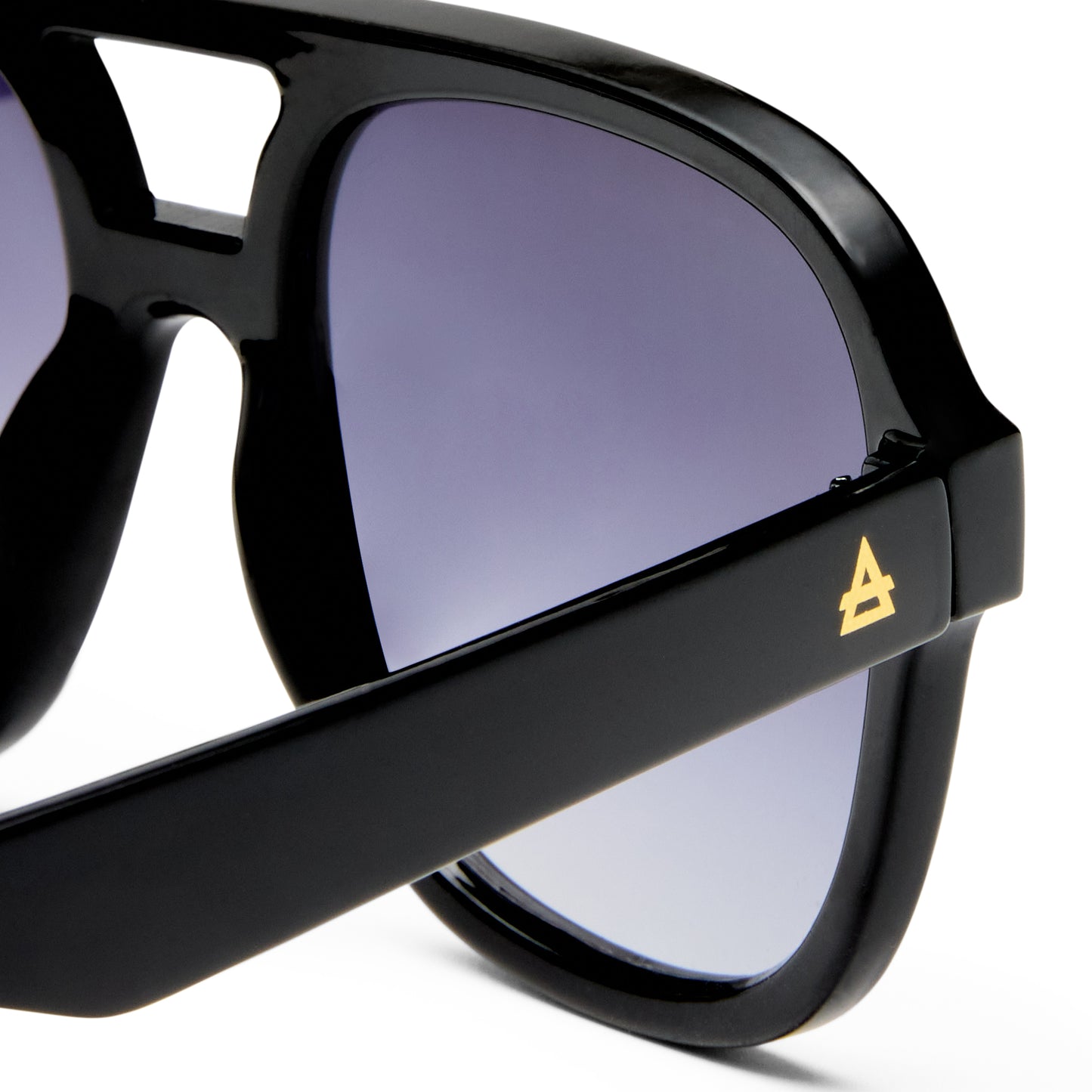 Whirlpool Black Uni-Sex Aviator Sunglasses | Aire