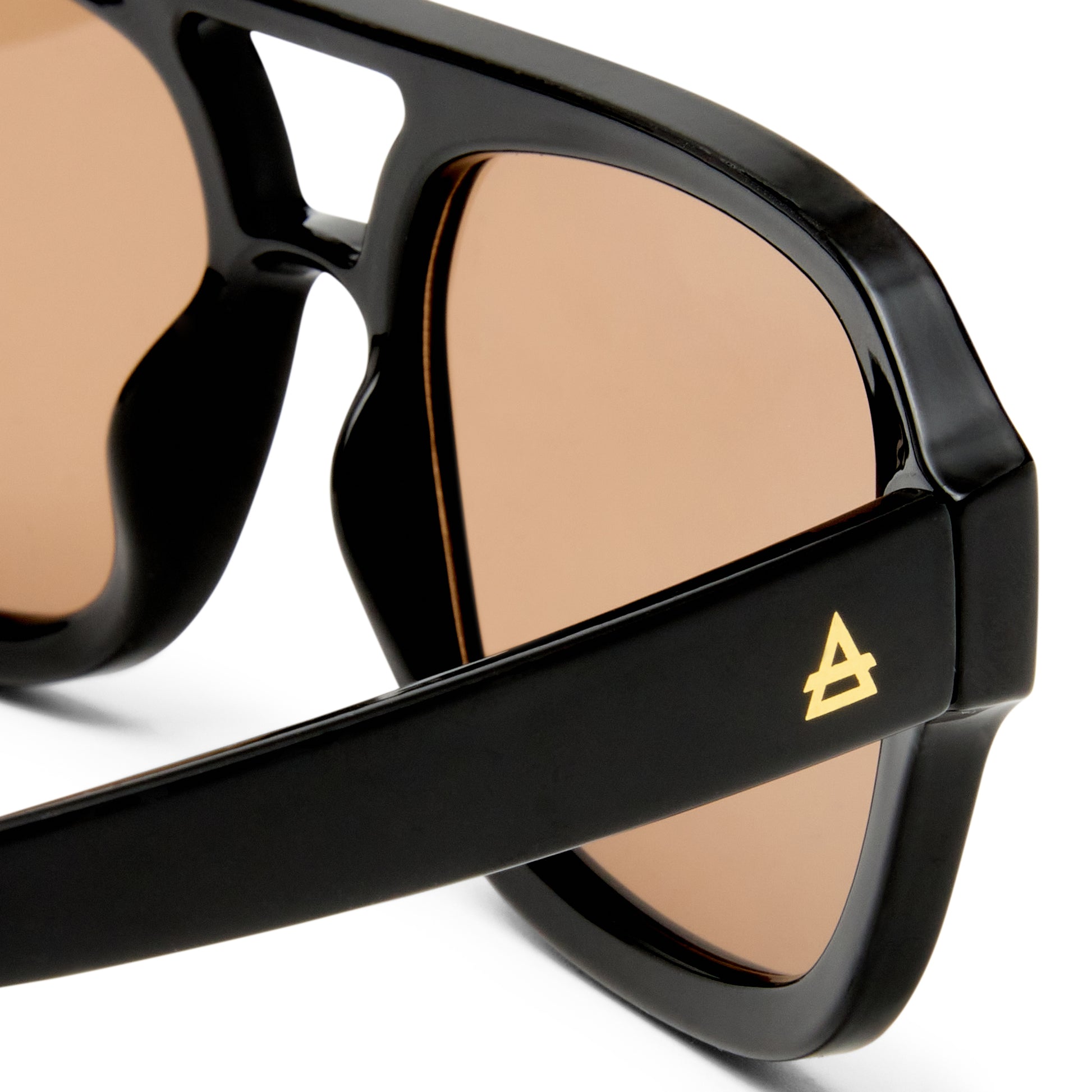 Aquarius Black Uni-Sex Aviator Sunglasses | Aire